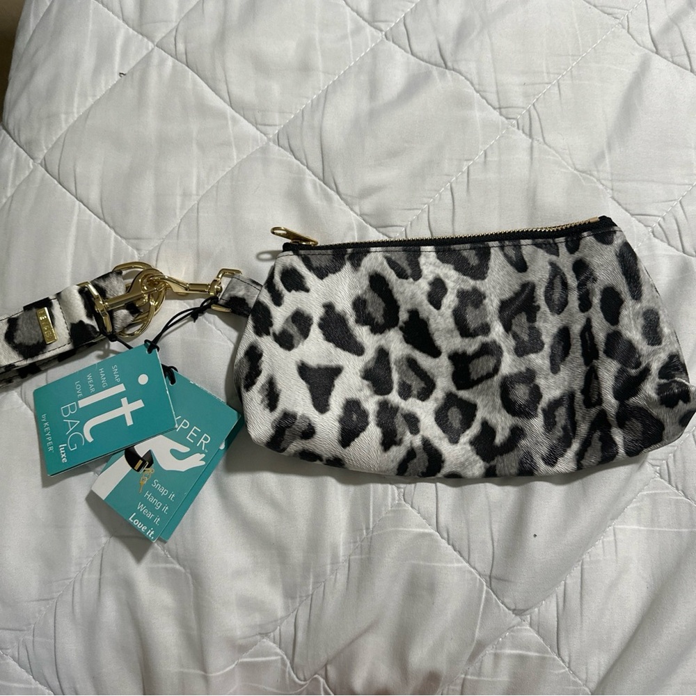 Keyper wristlet
